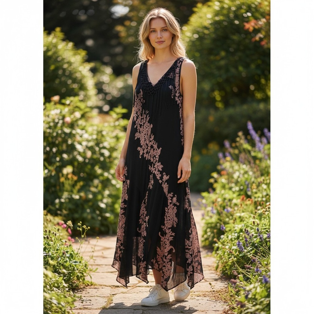 Vintage Y2K Dress‎ Barn  Vneck Black Embroidered Beaded Maxi Sequin Sleeveless
